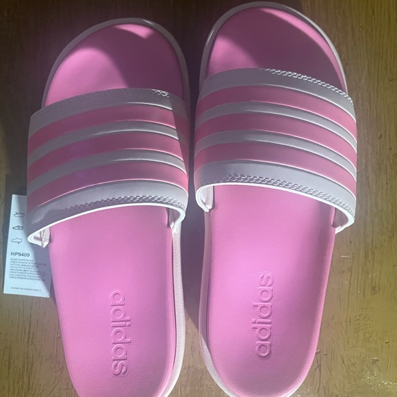 Adidas womens adilette platform slides. Size 8 NWT - Picture 4 of 5